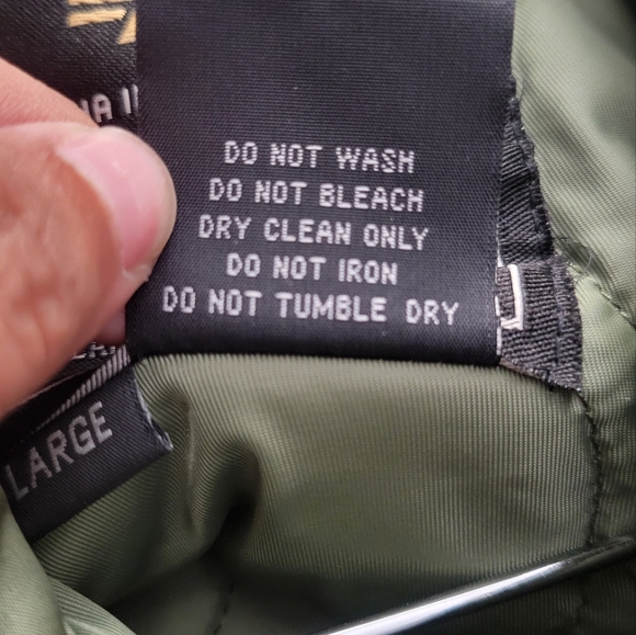Alpha Industries Bomber Jacket Size Large - Picture 7 of 7